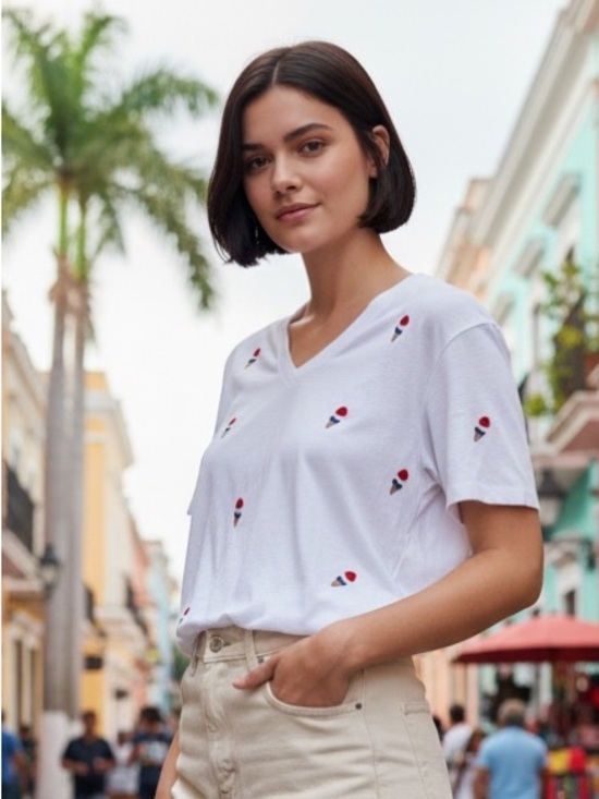Cynthia Rowley Tops - Cynthia Rowley Short Sleeve T Shirt w/ ice cream embroidery